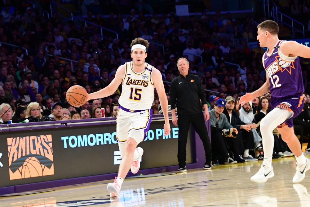 球员在盯人 球员在盯人