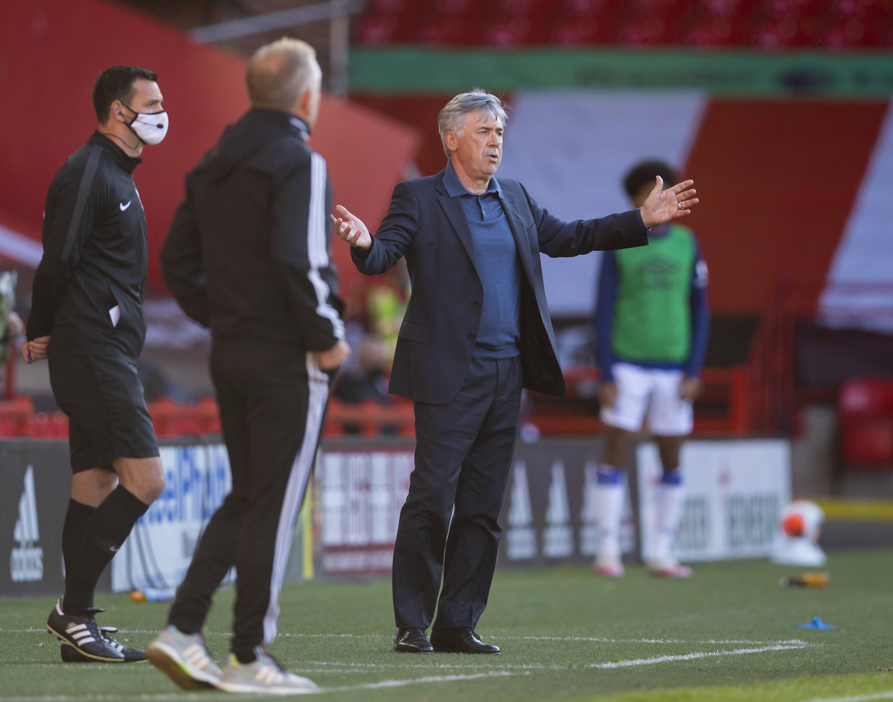 他凭借个人 他凭借个人