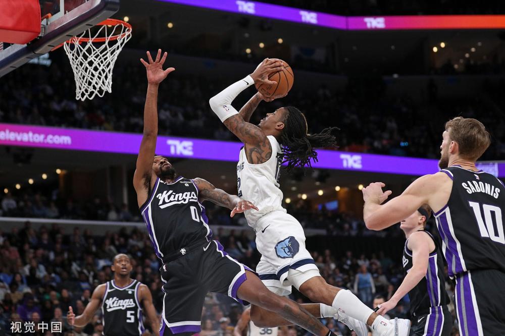 中展现出极 中展现出极