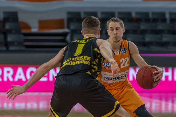 队对阵强敌 队对阵强敌