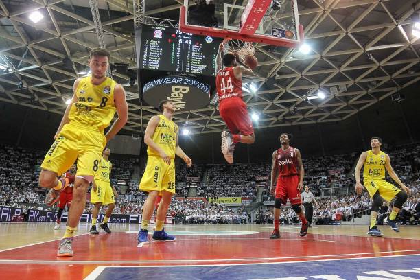 兰国脚身份 兰国脚身份