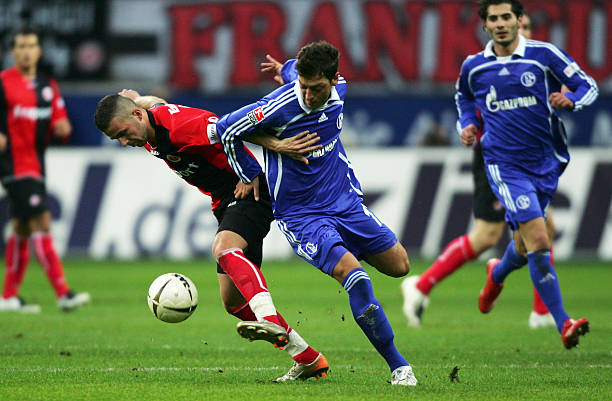 越倾向于内 越倾向于内