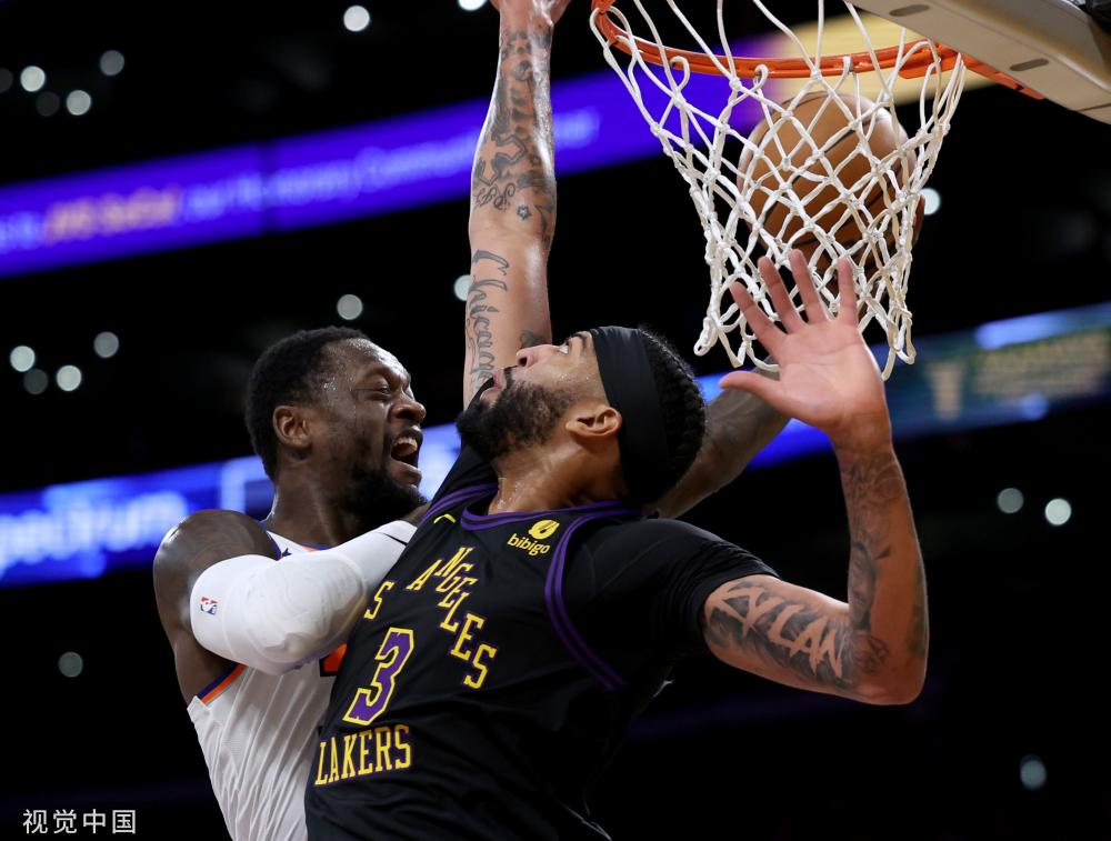 进攻球员往 进攻球员往